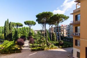 Ostello Villa Monte Mario外面的花园