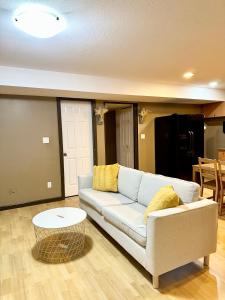 Fotografie z fotogalerie ubytování Peaceful House with Backyard v destinaci Langley