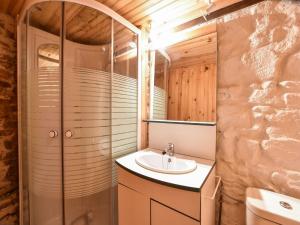 Fotografie z fotogalerie ubytování Holiday Home in Teilhet near Chateau Rocher v destinaci Teilhet