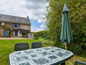 Fotografie z fotogalerie ubytování Holiday Home in Teilhet near Chateau Rocher v destinaci Teilhet