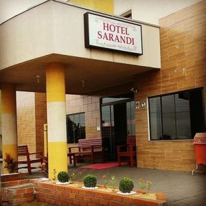 Fachada o entrada de Hotel Sarandi