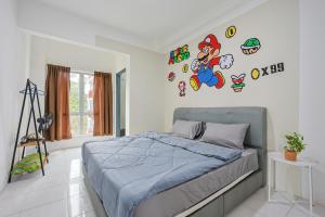 Postel nebo postele na pokoji v ubytování Mario-Inspired Highlands Escape Family Homestay Clover Home 5-20