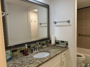 Ένα μπάνιο στο Private Room - CoLiving Condo