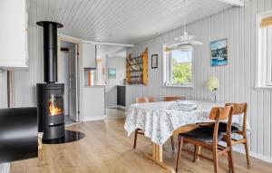 Fotografie z fotogalerie ubytování Gorgeous Home In Hejls With Sauna v destinaci Hejls