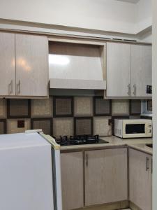 Η κουζίνα ή μικρή κουζίνα στο Spacious Hideaway ' Serenely Cozy