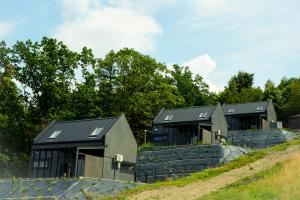 Budova, kde se chata nachází