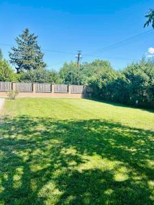 En have udenfor PusztánJó Vendégház