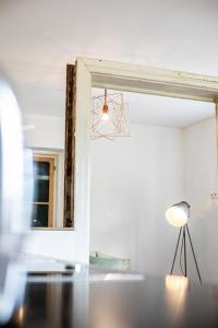a room with a mirror and a basketball hoop at GERN Magnolie in Unterwössen