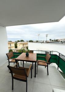 Balkón nebo terasa v ubytování 111 - Beachside Renovated 1BR apt 5 min from Beach + 13 fotografií