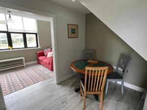 Χώρος καθιστικού στο Peaceful Garden Studio near Gorey Sleeps 4 Parking