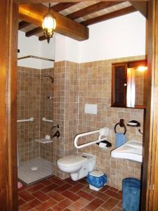 A bathroom at Agriturismo S. Apollinare