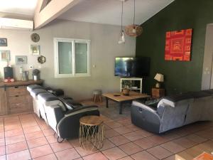 Μια τηλεόραση ή/και κέντρο ψυχαγωγίας στο Pause campagnarde