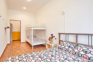 
Двухъярусная кровать или двухъярусные кровати в номере Abrikos Lubyanka
