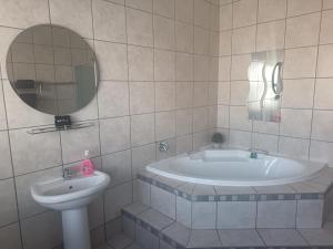 Andante Guesthouse Klerksdorp的一间浴室