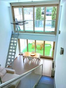 Χώρος καθιστικού στο Loft para soñar y explorar Madrid entero para tí!