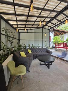 Khu vực ghế ngồi tại Cabaña Alpina Monte Carlo