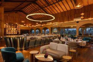 Ruang duduk di Canterbury Hotel & Golf Resort - Only Official Hospitality partner at Canterbury