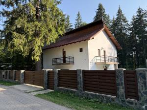 Budova, kde se vila nachází