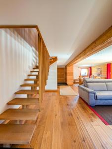 Oleskelutila majoituspaikassa Luxueux Chalet au centre de Champéry vue panoramique