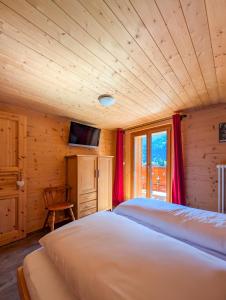TV tai viihdekeskus majoituspaikassa Luxueux Chalet au centre de Champéry vue panoramique