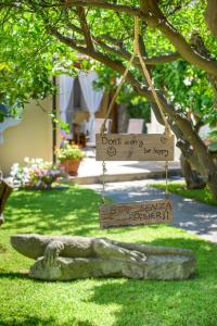 Vườn quanh Garden apartments Ischia super centrale +30 ảnh