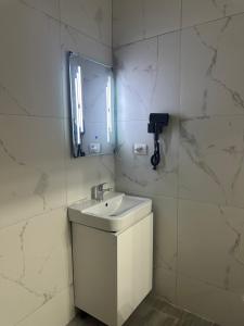 Ένα μπάνιο στο Gold Rooms I