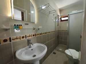 Ένα μπάνιο στο Adahan Otel Bozcaada