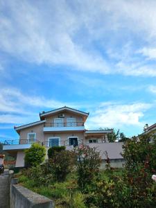 Afbeelding uit fotogalerij van Loukissia Villa Mare in Loukísia