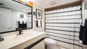 Ένα μπάνιο στο Perfect blend of comfort at Regatta Point
