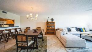 Χώρος καθιστικού στο Perfect blend of comfort at Regatta Point +5 φωτογραφίες