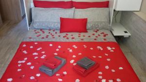 Ένα ή περισσότερα κρεβάτια σε δωμάτιο στο Mishalay Apartment