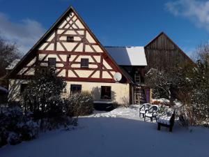 Gallery image of Half-timbered house from 1708 in Deining