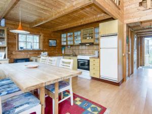 Η κουζίνα ή μικρή κουζίνα στο 6 person holiday home in rsted +21 φωτογραφίες