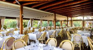 Restaurace v ubytování Roccamare Resort - Ville e Appartamenti