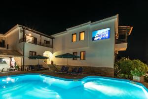 Bazén v ubytování Hotel Sylvia nebo v jeho okolí
