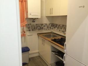 Kuchnia lub aneks kuchenny w obiekcie Apartment Tirso Molina