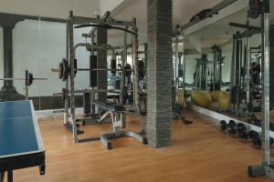Fitness centrum a/nebo fitness zařízení v ubytování Blue Marlin 6-BR Villa Singaraja Bali