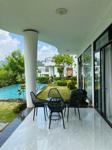 Πισίνα στο ή κοντά στο 3BR Villa with private pool - Biệt thự 3 phòng ngủ có bể bơi riêng - Ivory Hoà Bình