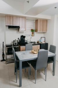 Η κουζίνα ή μικρή κουζίνα στο Spacious 1BR in Cebu IT park - Top Location