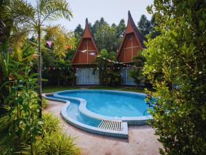 Gallery image of Bali Villa Kampot Resort in Kampot