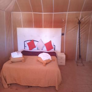 Postel nebo postele na pokoji v ubytování Sania Luxury Camp