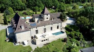 Πισίνα στο ή κοντά στο Chambres d'Hôtes de Charme du Château de Missandre