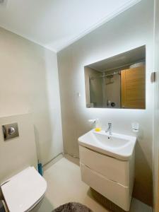 Un baño de Modern and Stylish Getaway