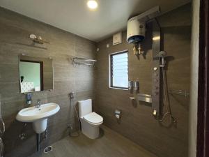 Ένα μπάνιο στο Jade Homestay A Riverview Retreat +4 φωτογραφίες