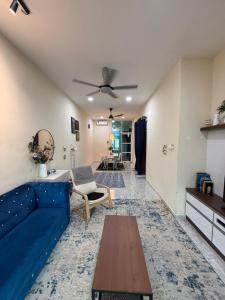 Χώρος καθιστικού στο La Zaira Homestay Telong Kandis - Free WiFi