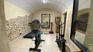Fitness centrum a/nebo fitness zařízení v ubytování Casa les Orenetes