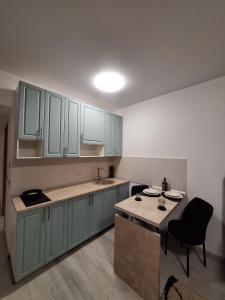 Η κουζίνα ή μικρή κουζίνα στο Rin grand 1 room luxury