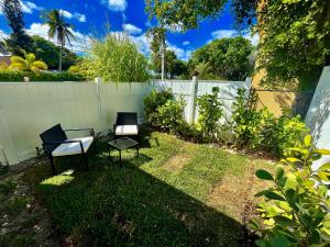 Κήπος έξω από το MiamiVice Las Olas Near Beach and Park w Fire Pit +2 φωτογραφίες