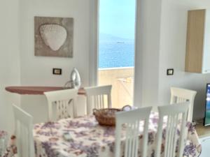 En generel udsigt til bjerge eller udsigt til bjerge taget fra lejligheden