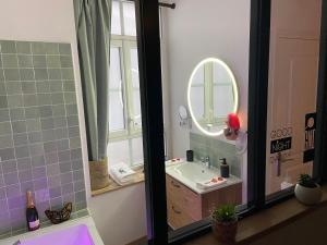 Bilik mandi di Halte Romantique